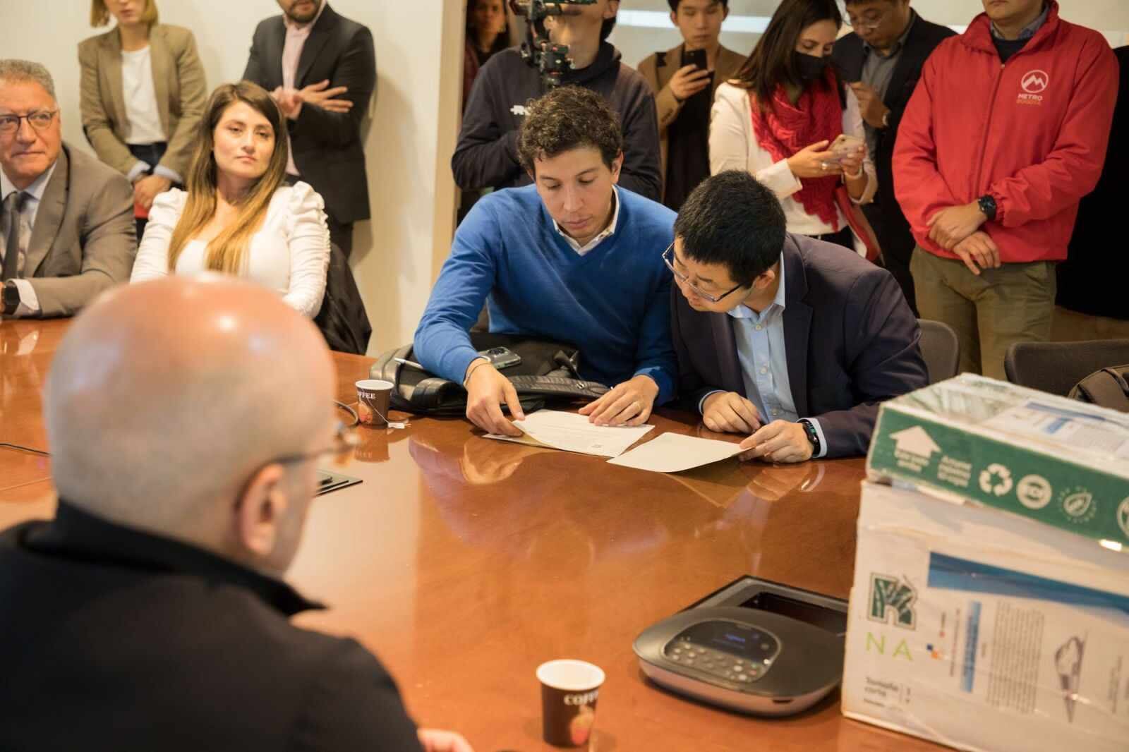 Este proceso contó el apoyo y acompañamiento de la Banca Multilateral, el Banco Mundial,
el Banco Interamericano de Desarrollo, el Banco Europeo de Inversiones, así como también el Banco de Desarrollo de América Latina y el Caribe (CAF).