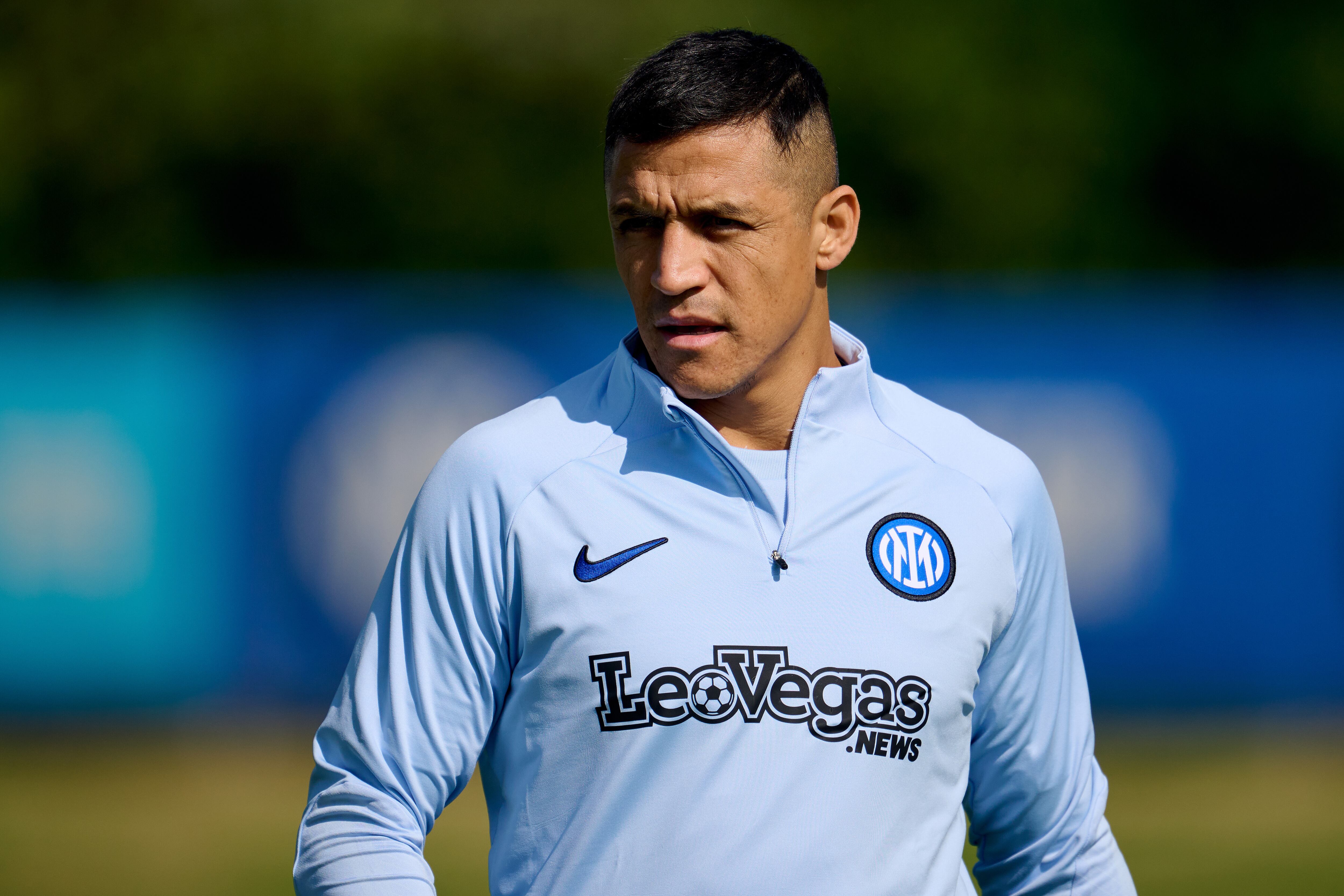 COMO, ITALY - AUGUST 29: Alexis Sanchez of FC Internazionale looks on during the FC Internazionale training session at the club's training ground Suning Training Center on August 29, 2023 in Como, Italy. (Photo by Mattia Ozbot - Inter/Inter via Getty Images)
