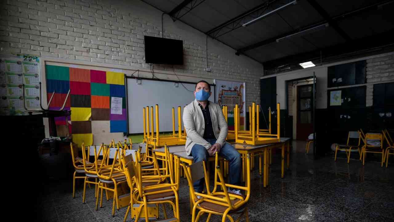 Millones de menores no cuentan con computador, y si lo tienen, no necesariamente están conectados a la red.