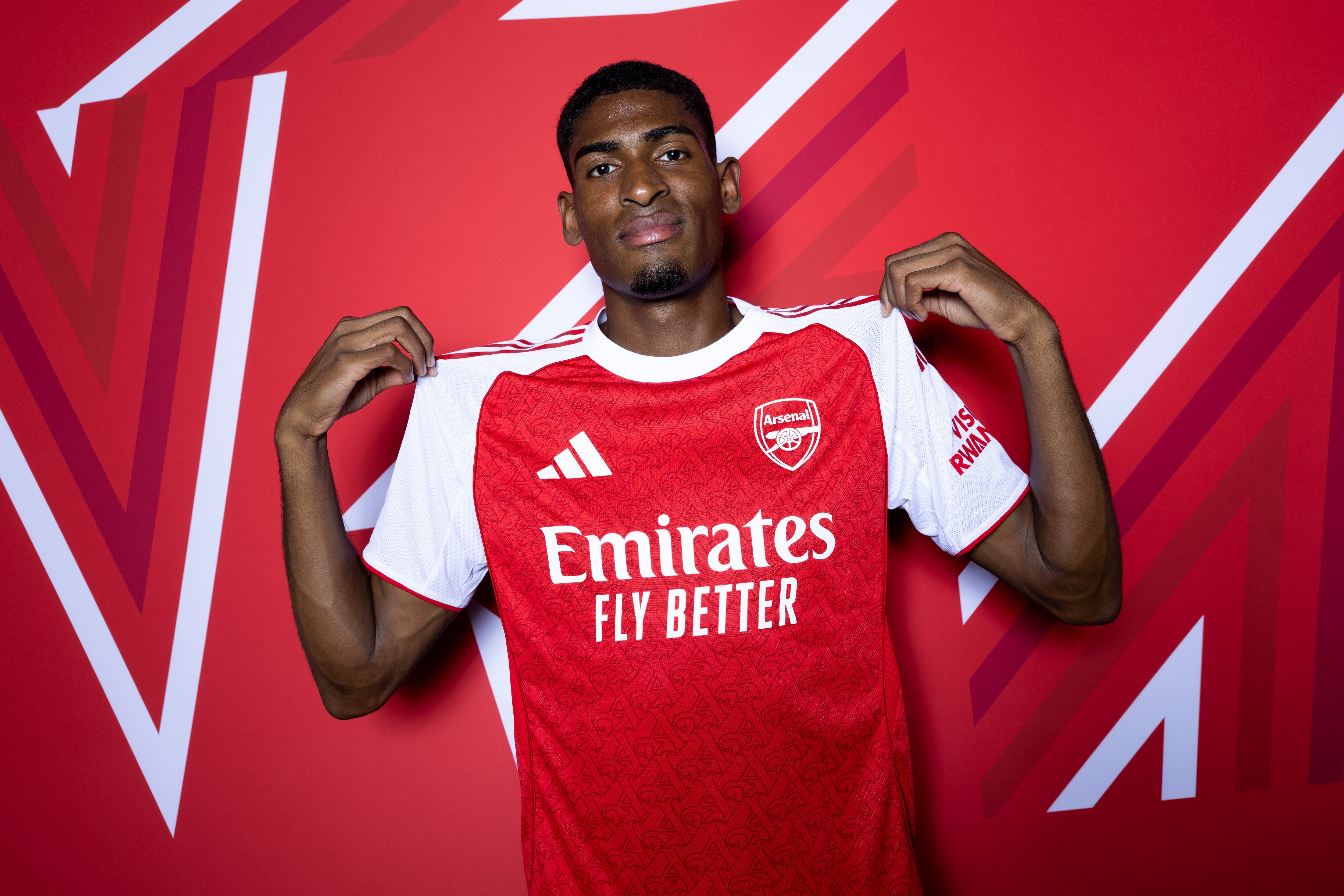 LONDON, ENGLAND - AUGUST 12: Cristhian Mosquera of Arsenal FC poses for a portrait during the official UEFA Champions League 2025/26 portrait session on August 12, 2025 in London, England. (Photo by Harry Murphy - UEFA/UEFA via Getty Images)