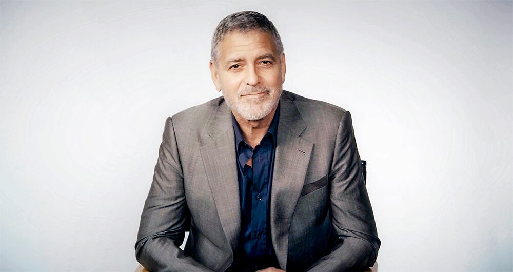 George Clooney considera que esto no es solo cuestión de fama sino también de personalidad y él encuentra aburrido tener contacto permanente con su público. 