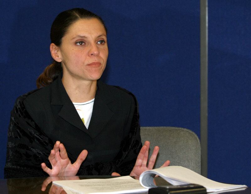 La excongresista mencionó varios nombres durante sus declaraciones ante la JEP.