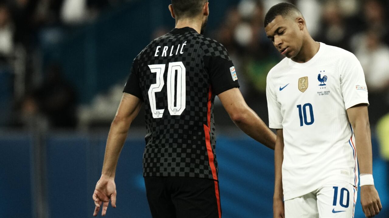 Ha marcado 27 goles en 57 partidos con la selección absoluta.