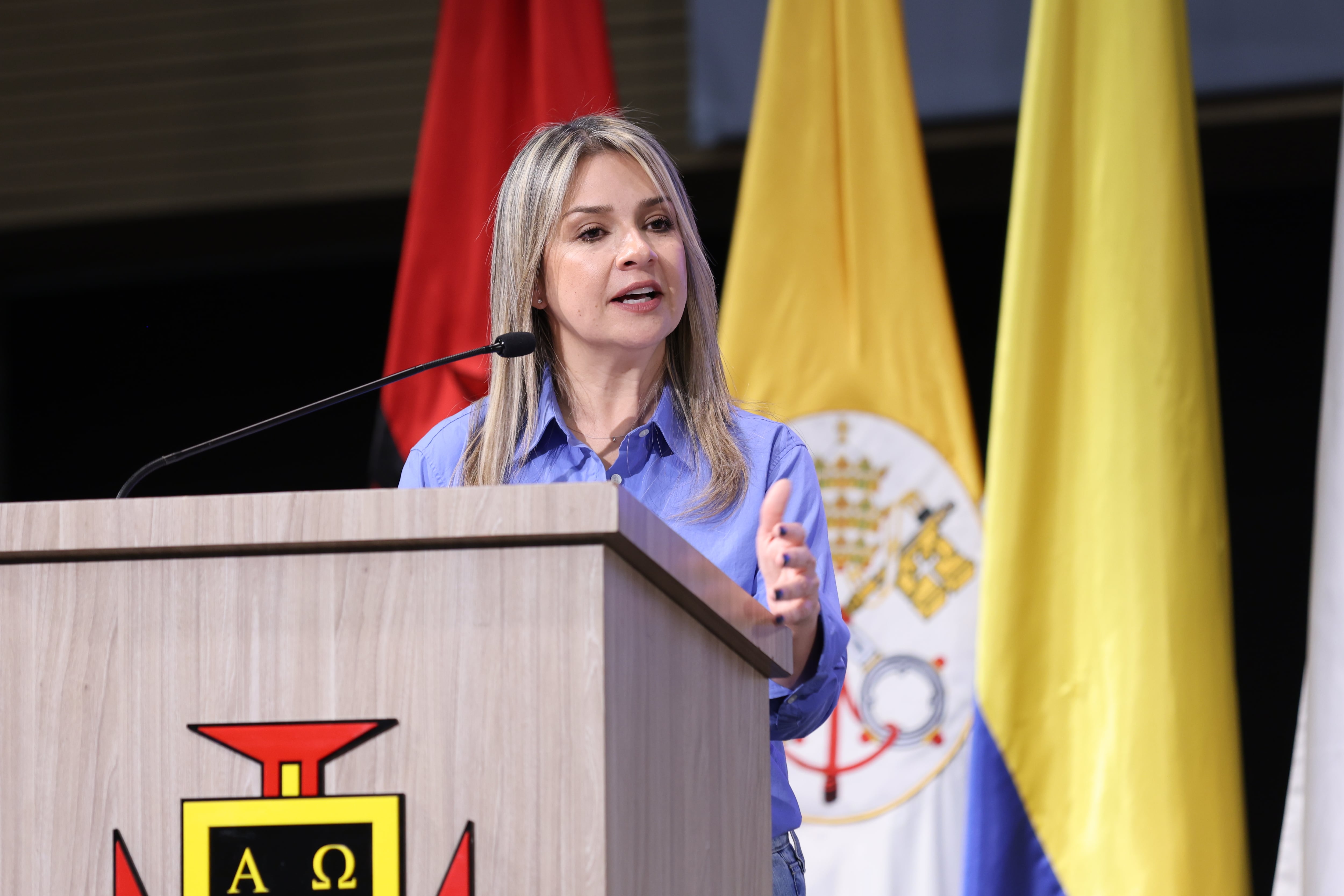 Conferencia académica periodismo y democracia
Vicky Dávila 
Directora de Semana