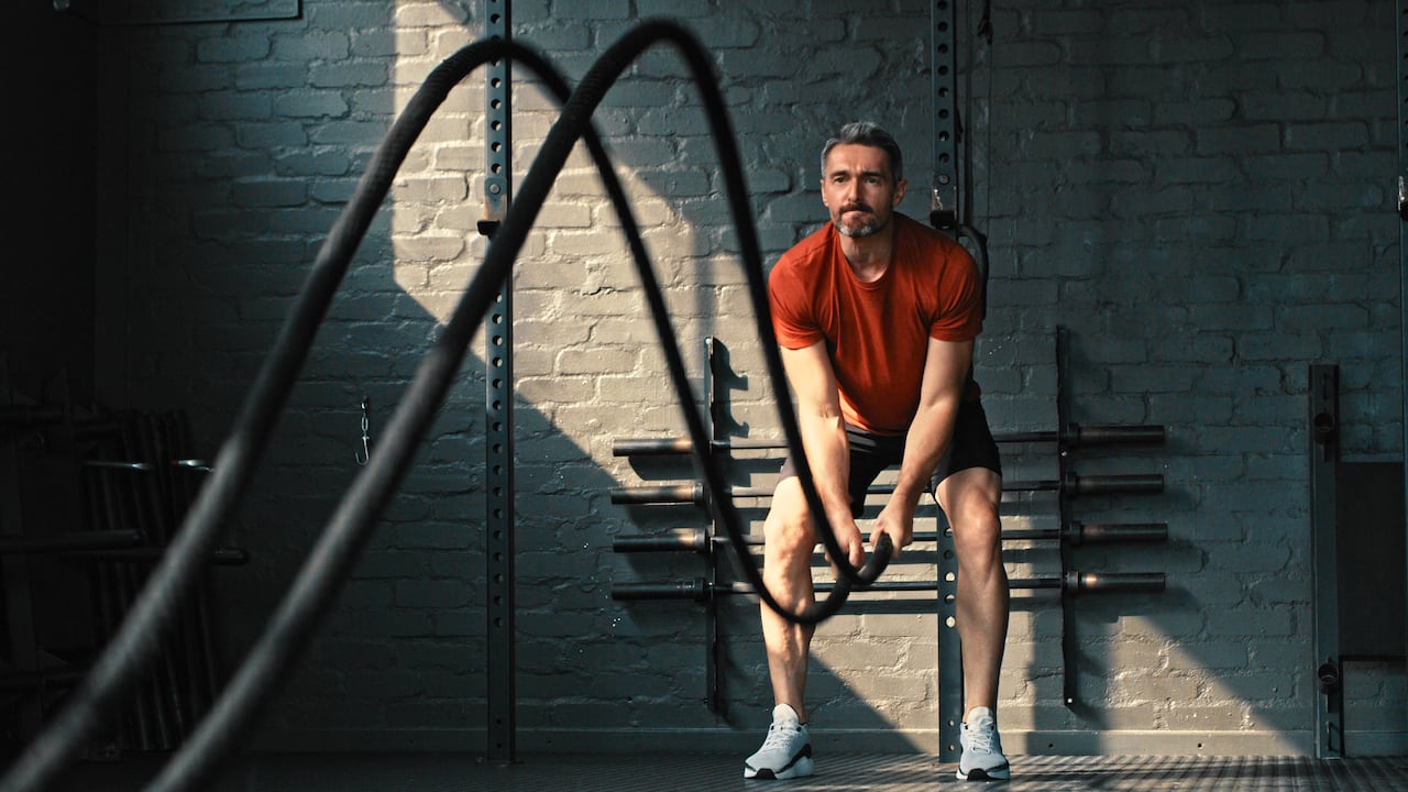 El HIIT son ejercicios de alta intensidad que contribuyen en la pérdida de peso.