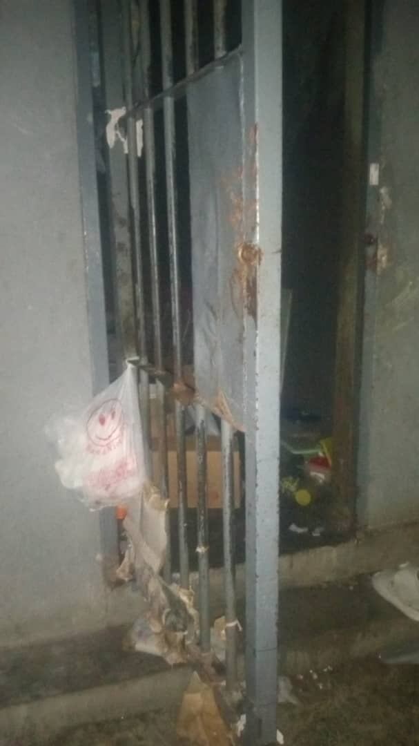 Haití vive unas duras revueltas en sus calles y un amotinamiento en las cárceles, se dice que varios presos se han escapado.