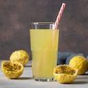 El agua de maracuyá le brinda diversos beneficios al organismo.