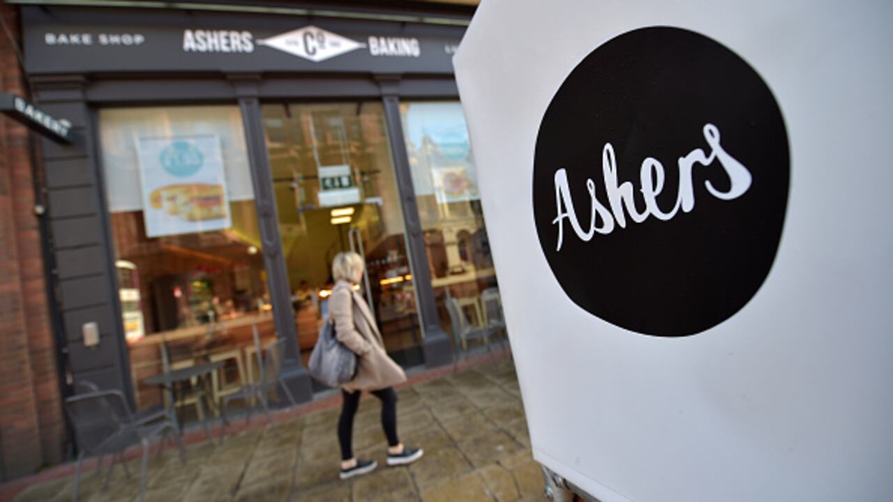La pastelería cristiana Ashers Bakery se negó a incluir un lema LGBTI en un pastel que le fue encargado en 2014. La demanda llegó a los tribunales europeos y dio origen al famoso caso del "pastel gay".