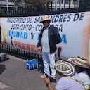 Profesores de varios departamentos de la región Caribe protestan frente al Ministerio de Educación.