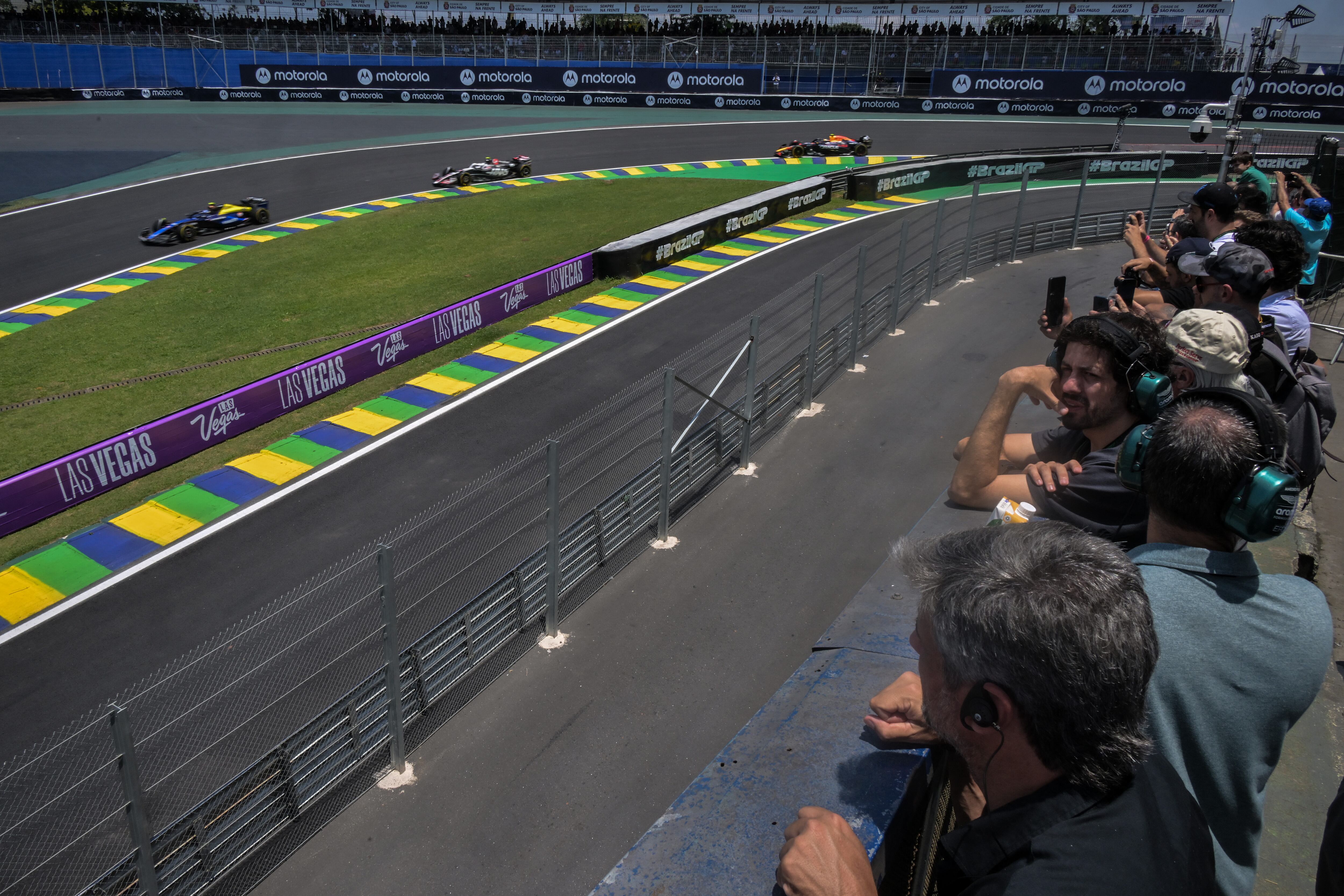 Desde el 2021 a esta etapa de la competencia automovilística se le conoce como el ‘Gran Premio de São Paulo’ por el apoyo mayoritario que le ha dado esta ciudad brasileña al evento.