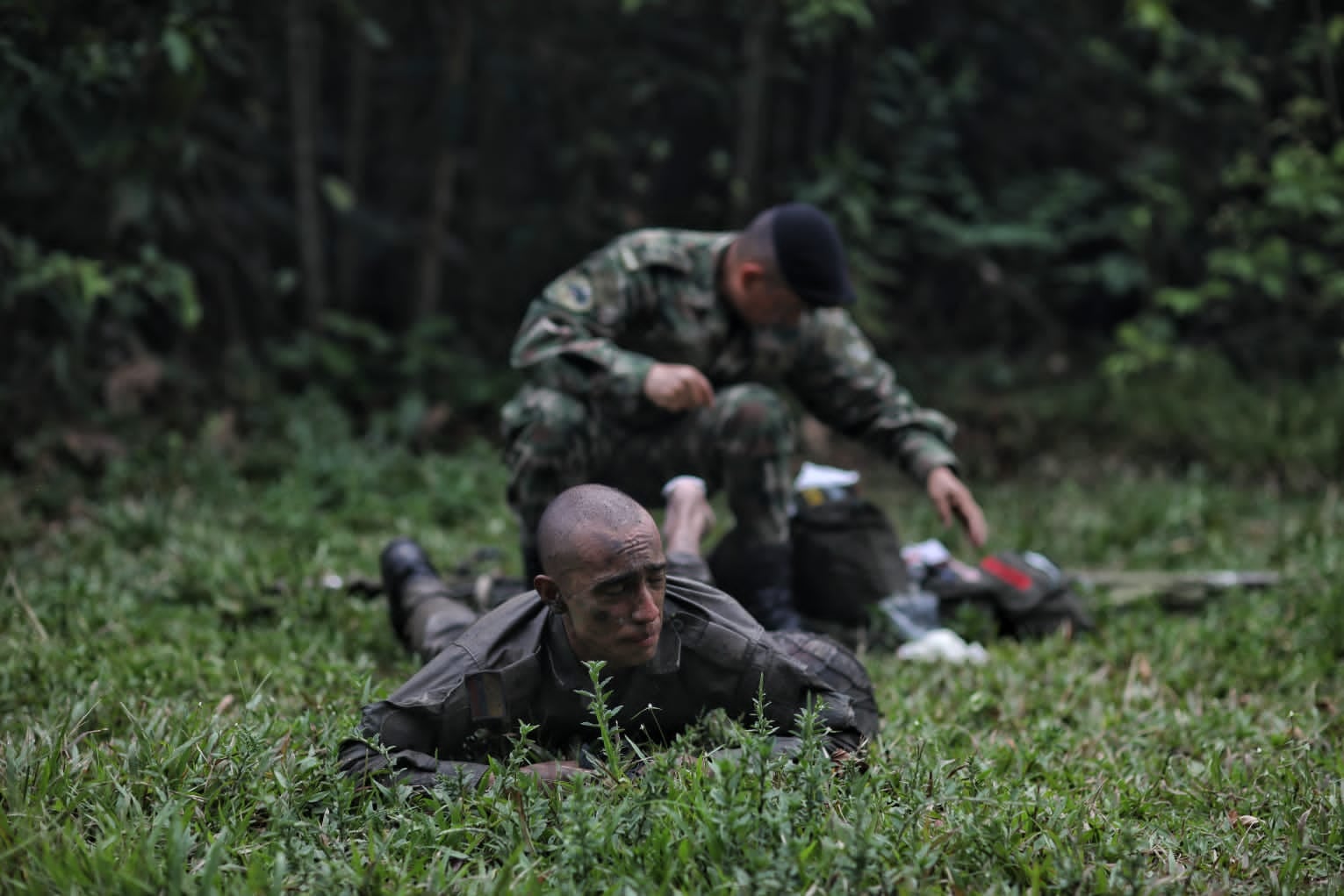 Curso de lanceros en la selva amazónica