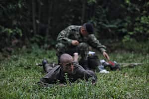 Hombres de acero 2
Curso de lanceros en la selva amazónica