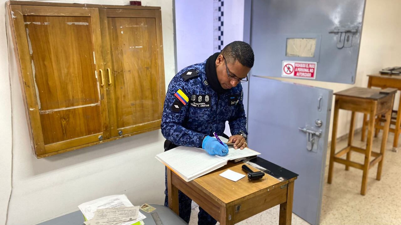 En la cárcel La Picota el Inpec adelanta un importante operativo para confirmar la población que existe en ese centro de reclusión.