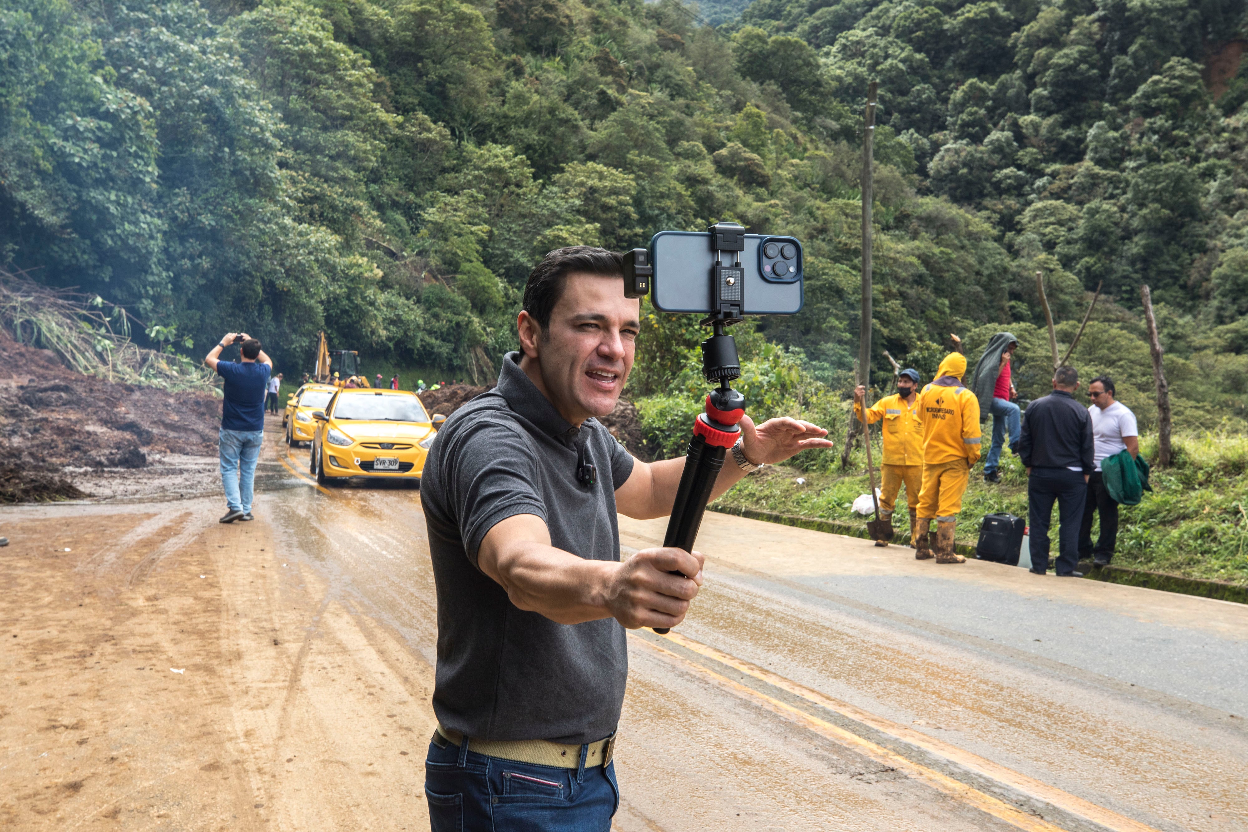Juan Diego Alvira, derrumbe en la vía en Pasto-Nariño