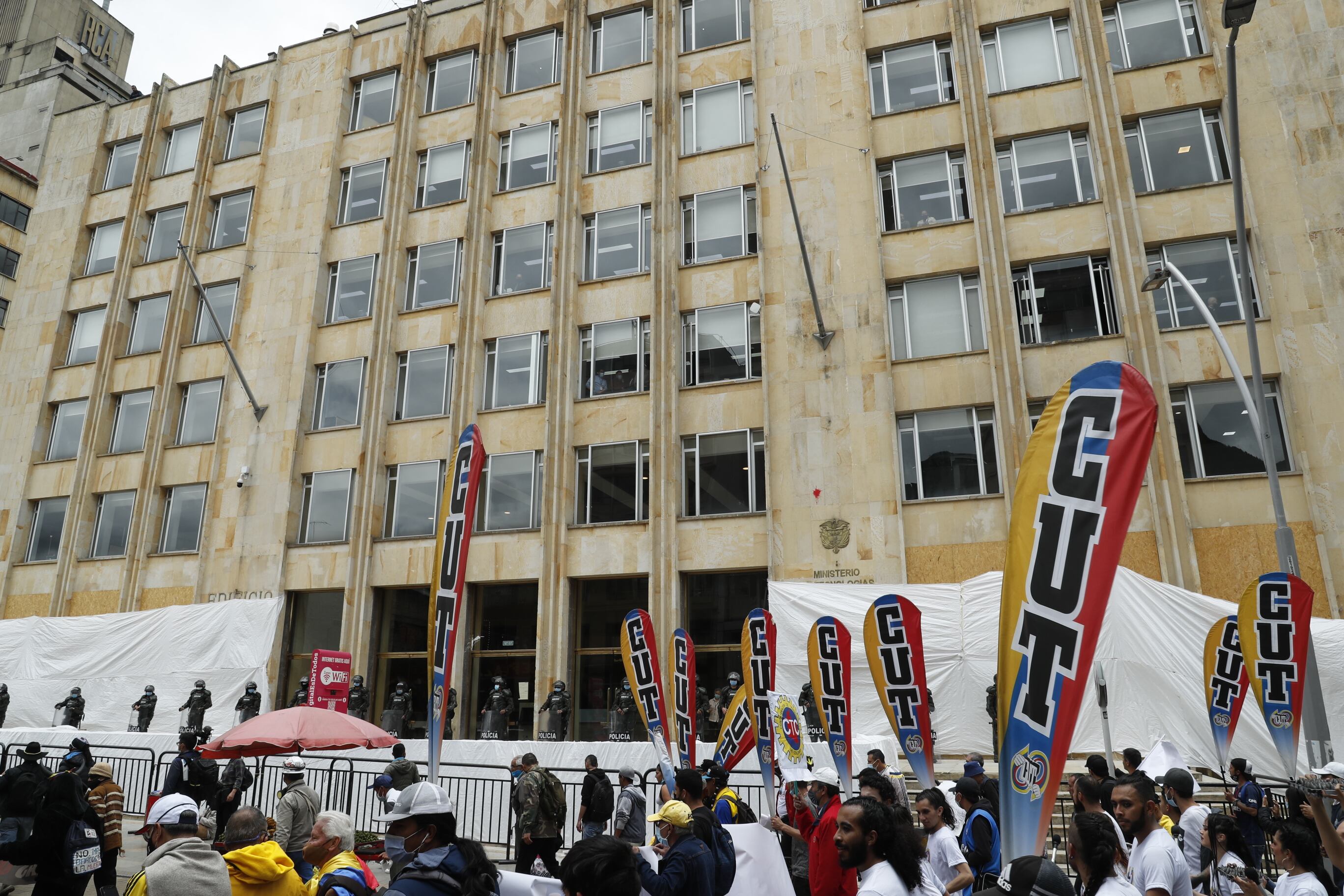 Paro nacional marchas cra 7 plaza de bolívar