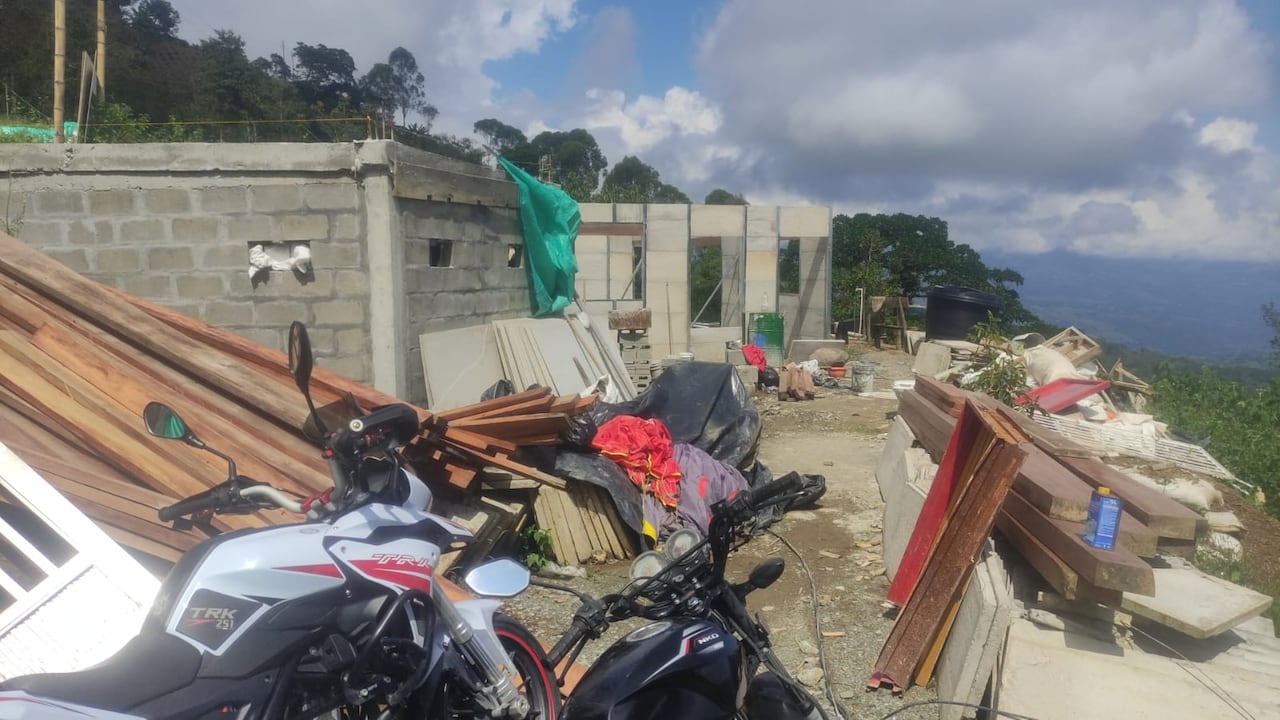 Les prometieron entregar su casa en menos de seis meses y hoy denunciar ser victimas de engaños