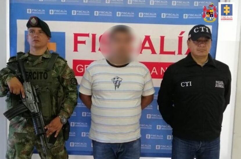 Tres de los implicados fueron enviados a la cárcel, mientras que a los otros dos les dictaron detención domiciliaria.