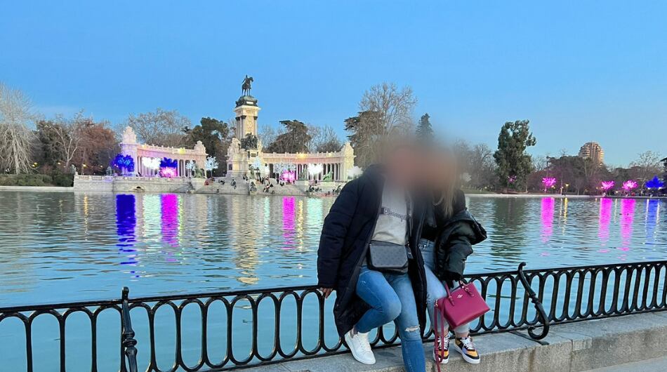 Colombianos en Madrid, tramitando el ducado de un paisa.