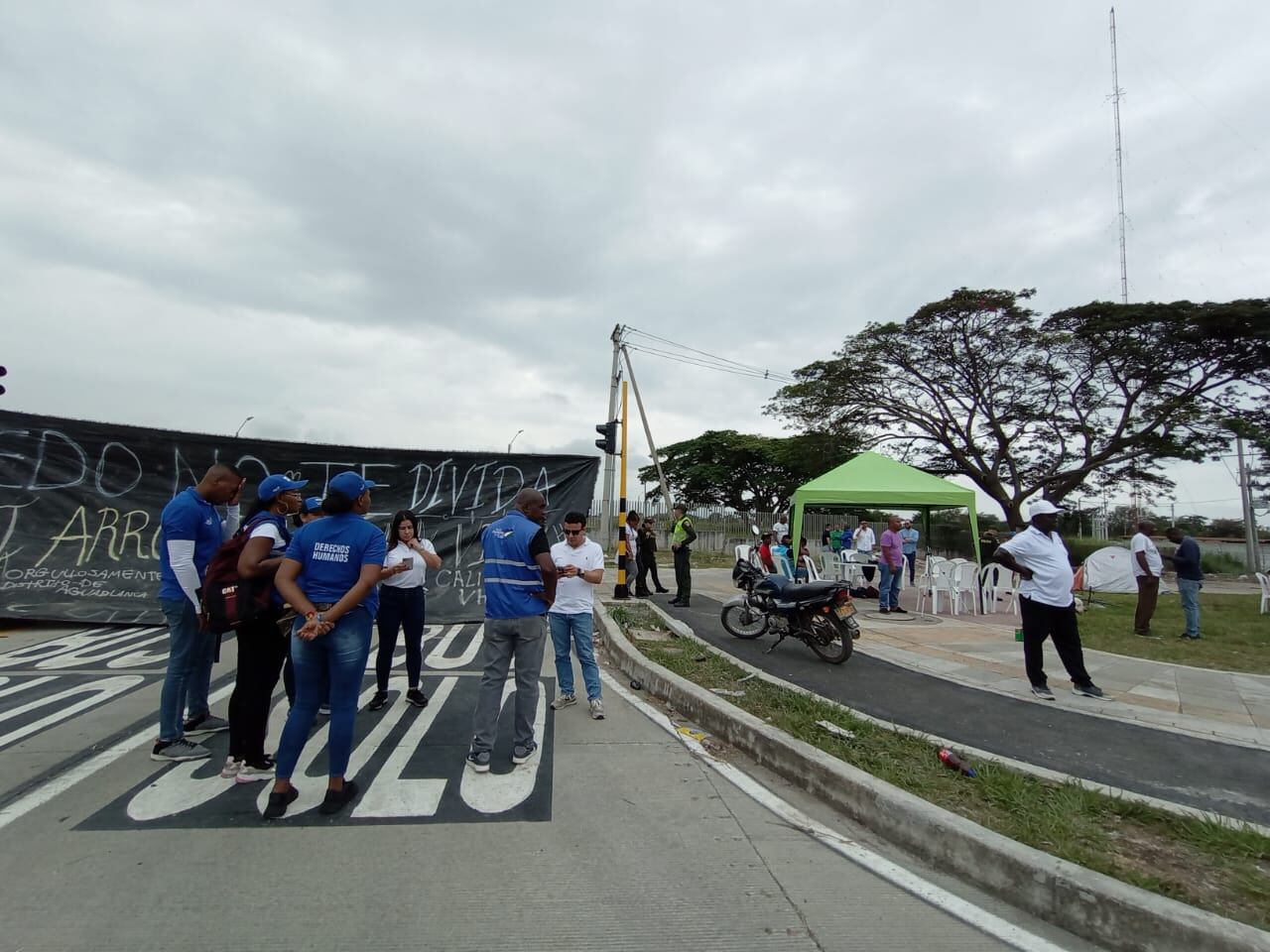 Las autoridades dialogan con manifestantes