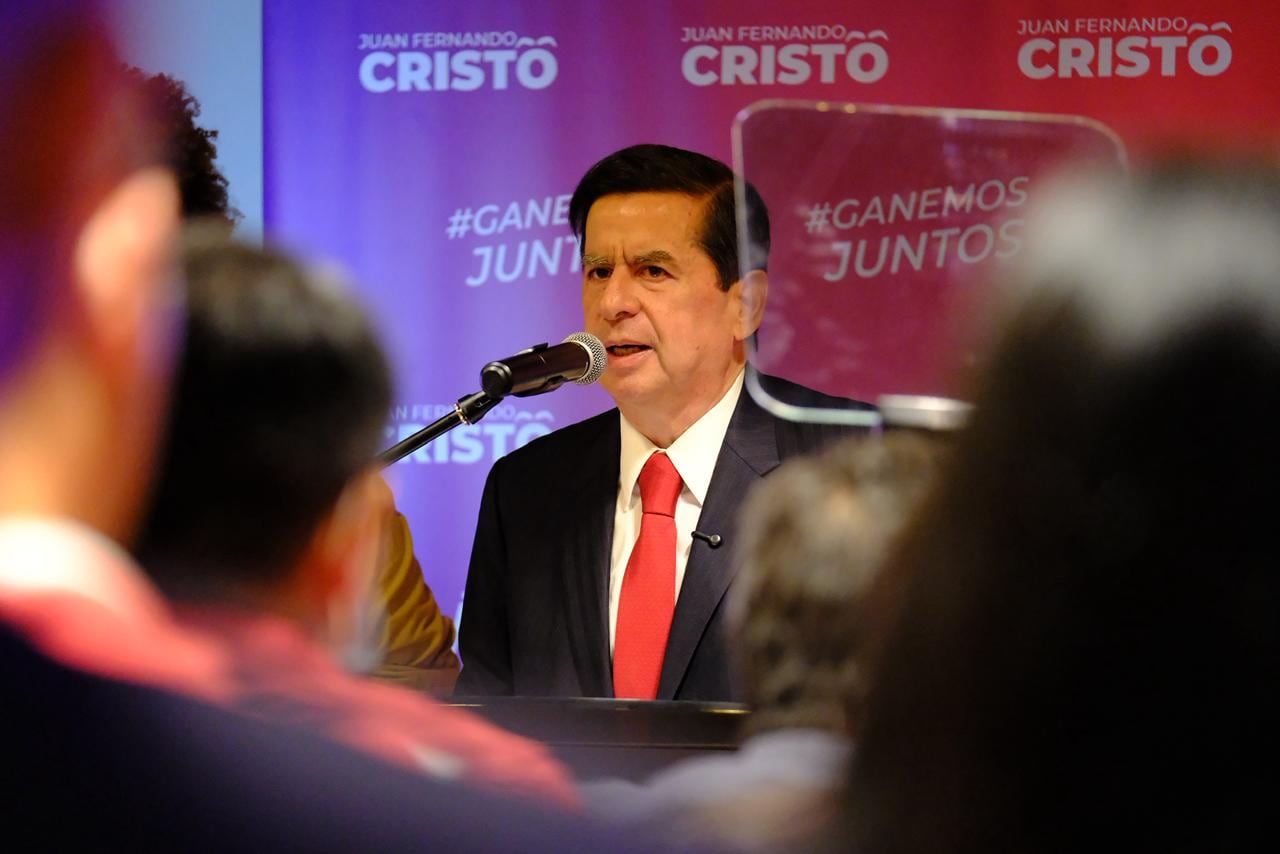Juan Fernando Cristo destacó que el actual Gobierno de izquierda, del que él hizo parte durante siete meses, representó la consolidación de la alternancia política y la profundización de la democracia en el país.