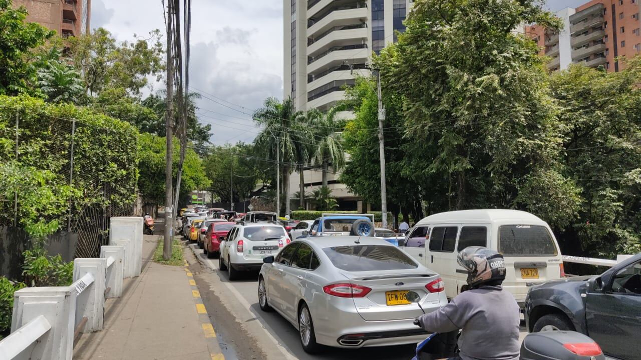 Los bloqueos en el oeste se presentan en el sector de El Ancla y La Portada al Mar.