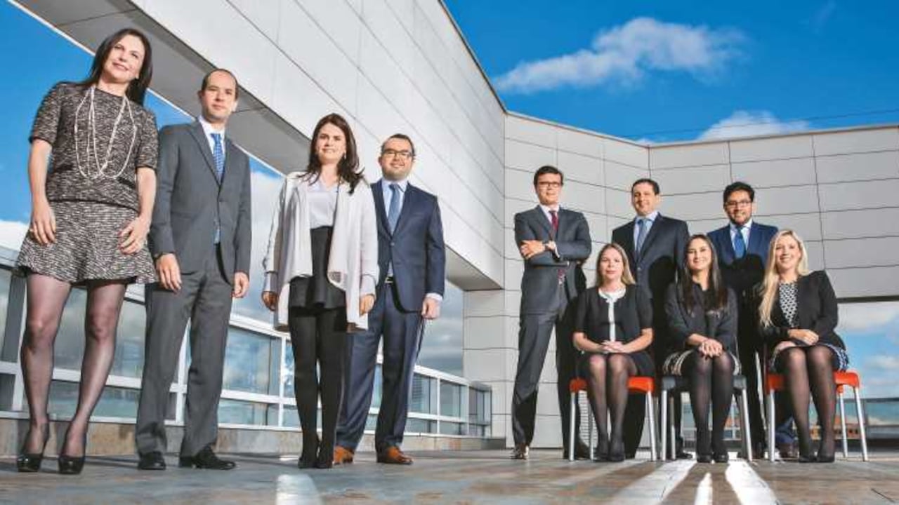 Ángela Salazar, Lloreda Camacho (recursos naturales y minería), Juan Felipe Vera, Baker & Mckenzie (fusiones y adquisiciones), Carolina Rozo, Philippi Prietocarrizosa & Uria (impuestos), Rafael Rincón Ordoñez, Gómez Pinzón Zuleta (arbitraje internacional), Jaime Cubillos, Posse Herrera Ruiz (fusiones y adquisiciones), José Andrés Romero, Brigard & Urrutia (impuestos y gestión patrimonial), Manuel Fernando Quinche, Brigard & Urrutia (bancario), Carolina Camacho, Posse Herrera Ruiz (laboral), Carolina Arenas, Rodríguez Azuero Contexto Legal (derecho comercial y litigios). Paula Ospina, Rodríguez Azuero Contexto Legal (derecho financiero).