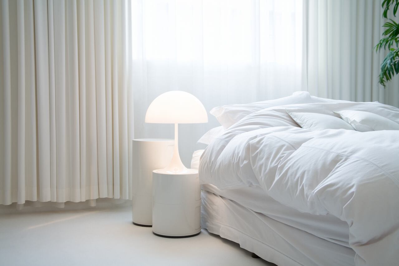 Dormir sin cabecera puede tener ciertos efectos energéticos.