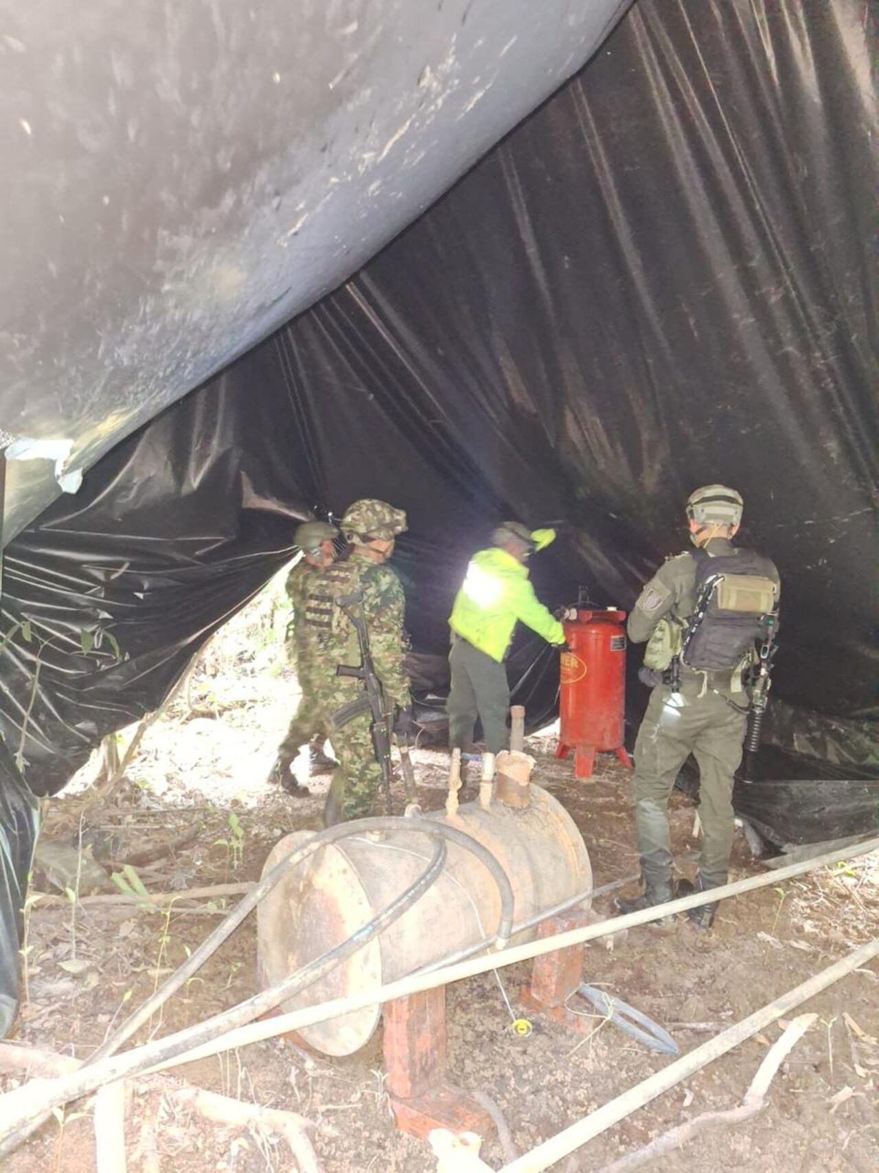 Autoridades destruyen megalaboratorio de cocaína de socios de Iván Márquez, jefe de la Segunda Marquetalia.