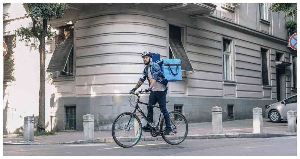 El hombre se ocultaba bajo el aspecto de un domiciliario para que sus víctimas no desconfiaran de él. Foto: Getty