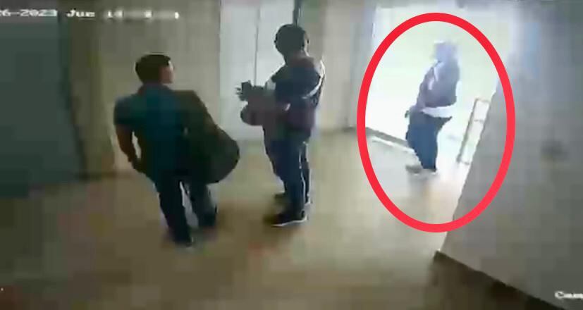 El sujeto entró y de inmediato sacó el arma