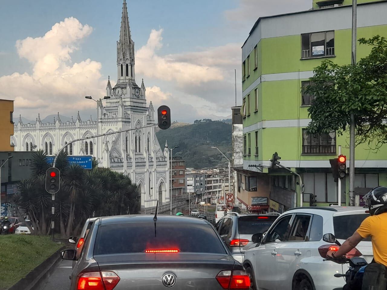 para los taxis el pico y placa se aplica en toda la ciudad de domingo a domingo