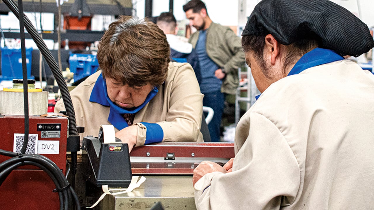 De los 25 millones de colombianos afiliados a los regímenes de pensiones privados y públicos, 11,5 millones son mujeres.