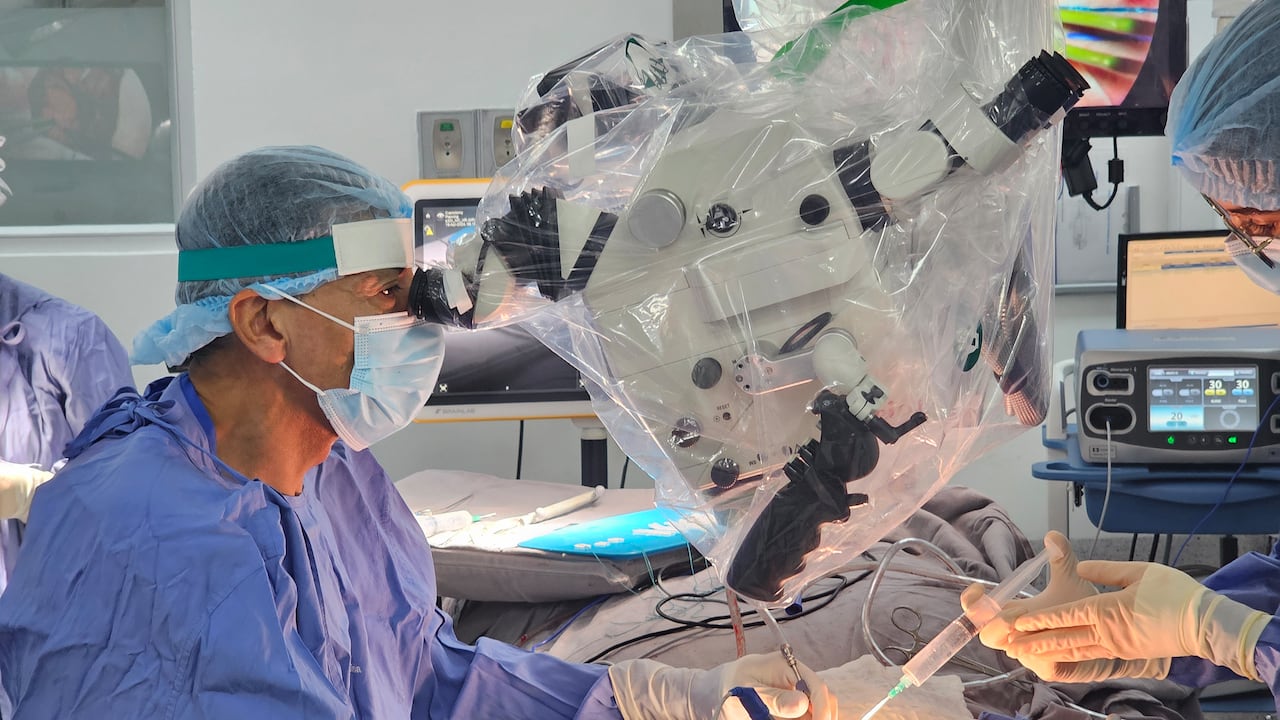 Doctor Alejandro Ramos - video angiografía intraoperatoria.