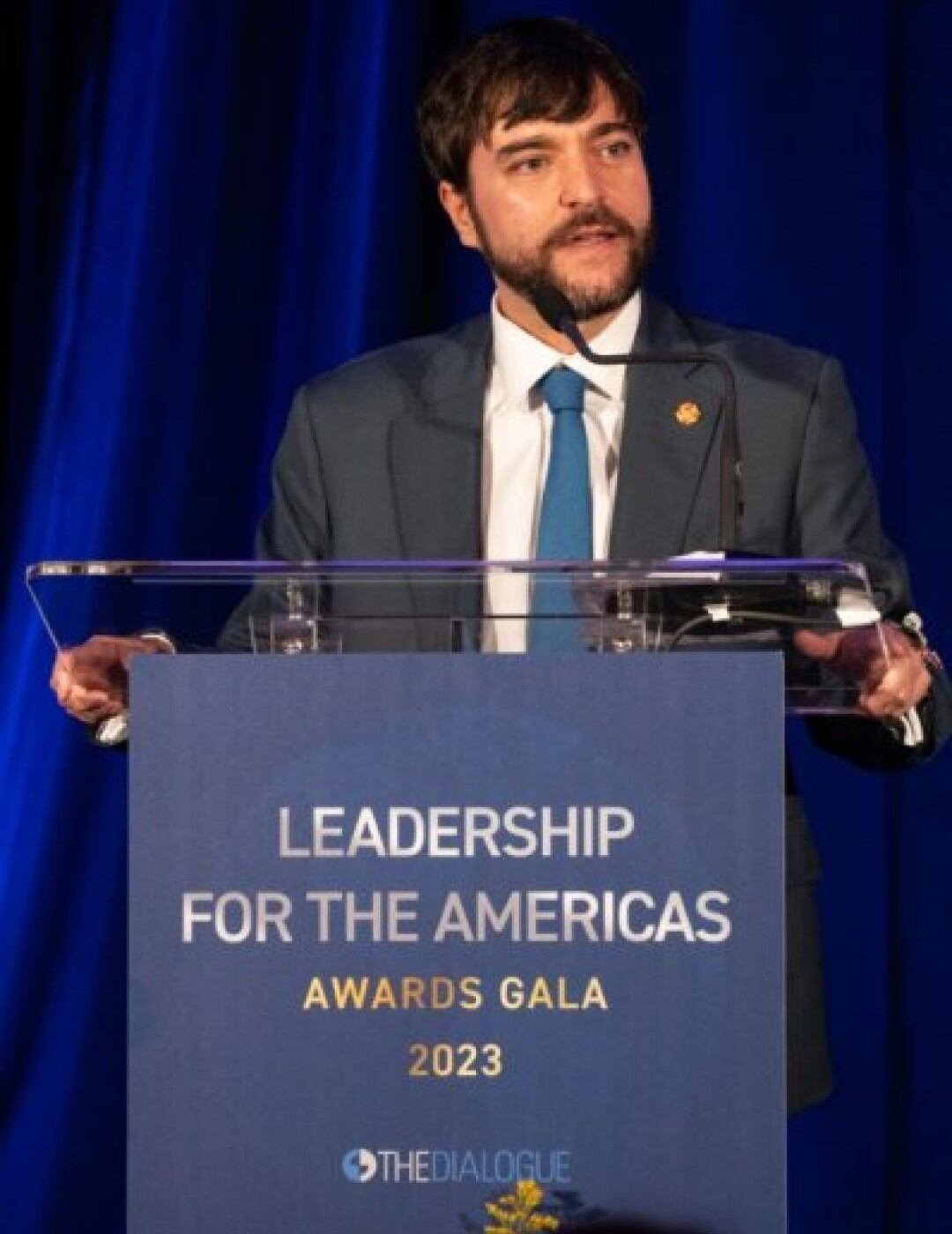 Alcalde Pumarejo durante su discurso en el evento donde fue reconocido.