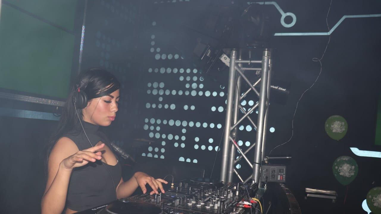 Valentina Trespalacios Dj - Facebook: Valentina Trespalacios