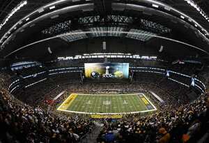 El Super Bowl es uno de los eventos con mayor cantidad de televidentes en la televisión estadounidense. Cada año cerca de 100 millones de personas miran el partido de fútbol americano. Es la oportunidad que aprovechan muchos auspiciantes para promocionar sus productos, y es la época del año donde se producen los mejores anuncios publicitarios. El costo para poner al aire cada comercial es considerable: 30 segundos de publicidad durante este tiempo cuestan US$3 millones. Este año, 63 comerciales se transmitieron durante el encuentro entre los Packers de Green Bay y los Steelers de Pittsburg. Durante el partido de anoche, varios fueron los protagonistas de la gala publicitaria, pasando por Darth Vader, el Capitán América, Jack Sparrow, entre otros.