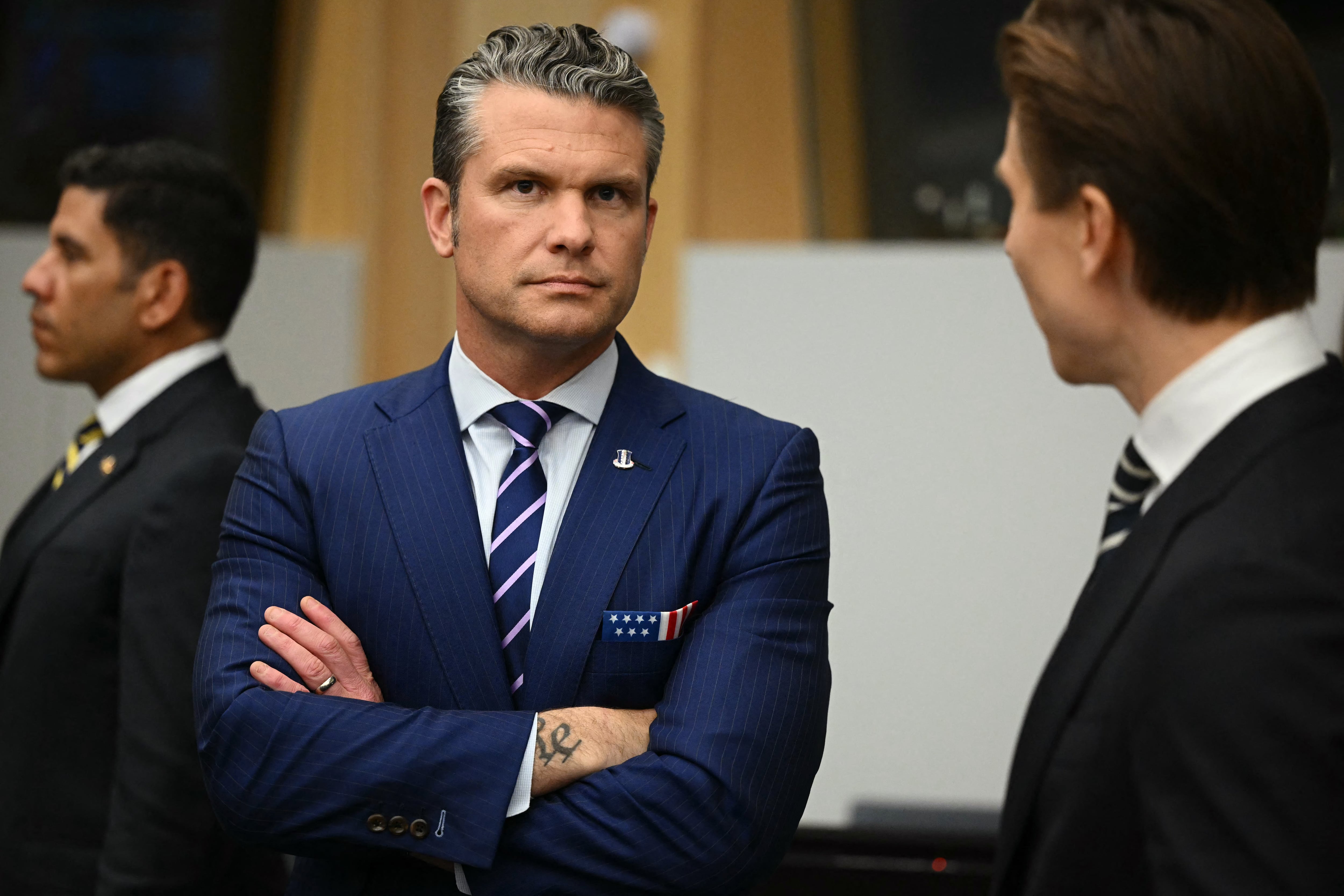 Avión del secretario de Guerra de EE. UU., Pete Hegseth, declara emergencia sobre el Atlántico