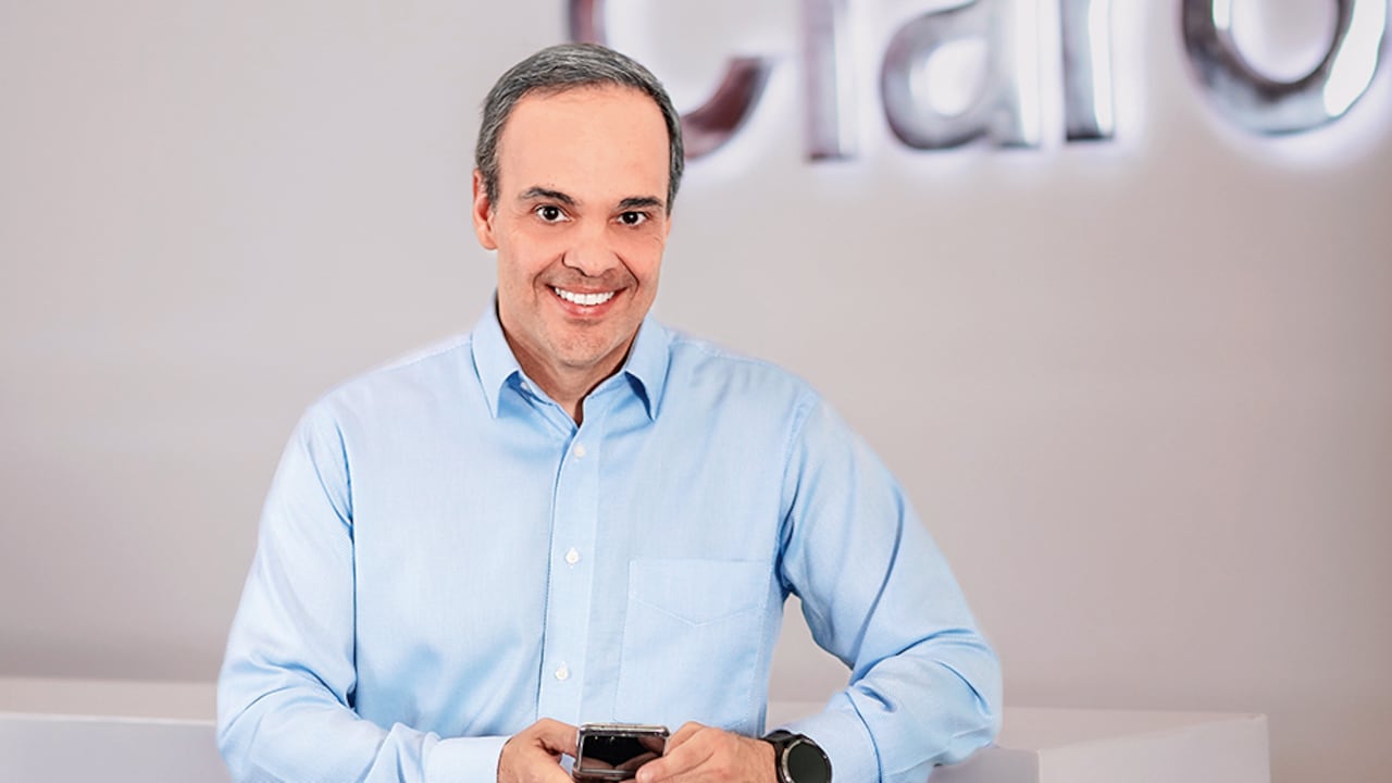 “Continuaremos ampliando nuestra oferta de soluciones digitales. Son oportunidades para generar mayor valor en un ambiente de desaceleración”, explica Rodrigo de Gusmao, presidente de Claro Colombia.
