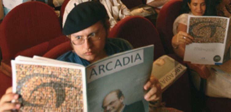 Que no exista la mínima intervención ‘de arriba’ en los temas que cubre la revista, nunca, en los seis años que tiene de vida, es insólito y va en radical contravía de la tradición heredada