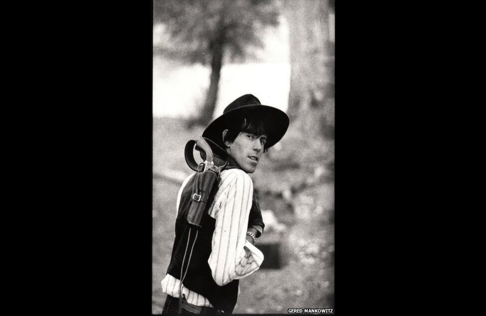 El archivo completo está a la venta. Fue valuado en unos US$500.000. En esta foto, Keith "Billy the Kid" Richards durante una acampada de una noche en Phoenix, Arizona, en diciembre 1965.