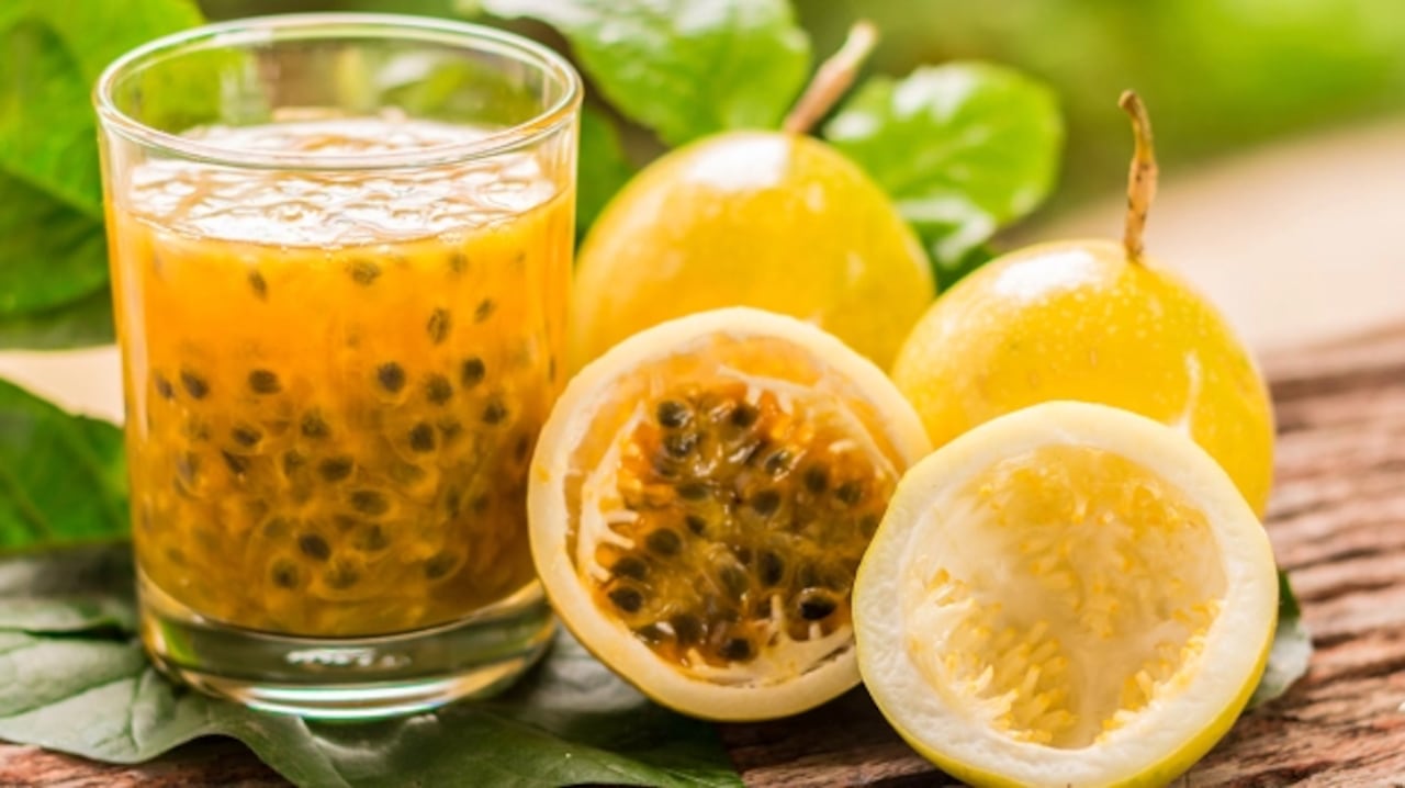 La maracuyá puede consumirse en varias presentaciones.