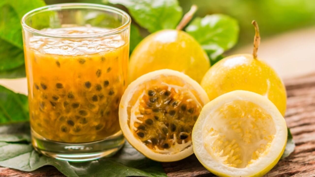 La maracuyá puede consumirse en varias presentaciones.