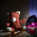 Niño acurrucado en la esquina .. abuso