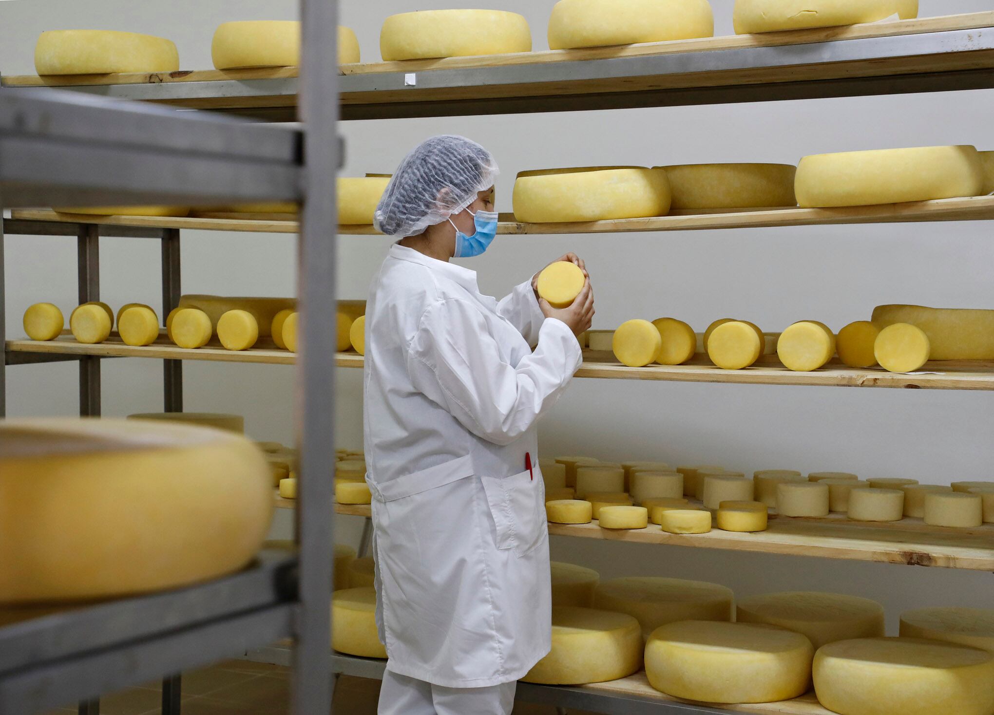 Factory La Redoma Paipa Boyaca industria quesera Colombiano compra colombiano