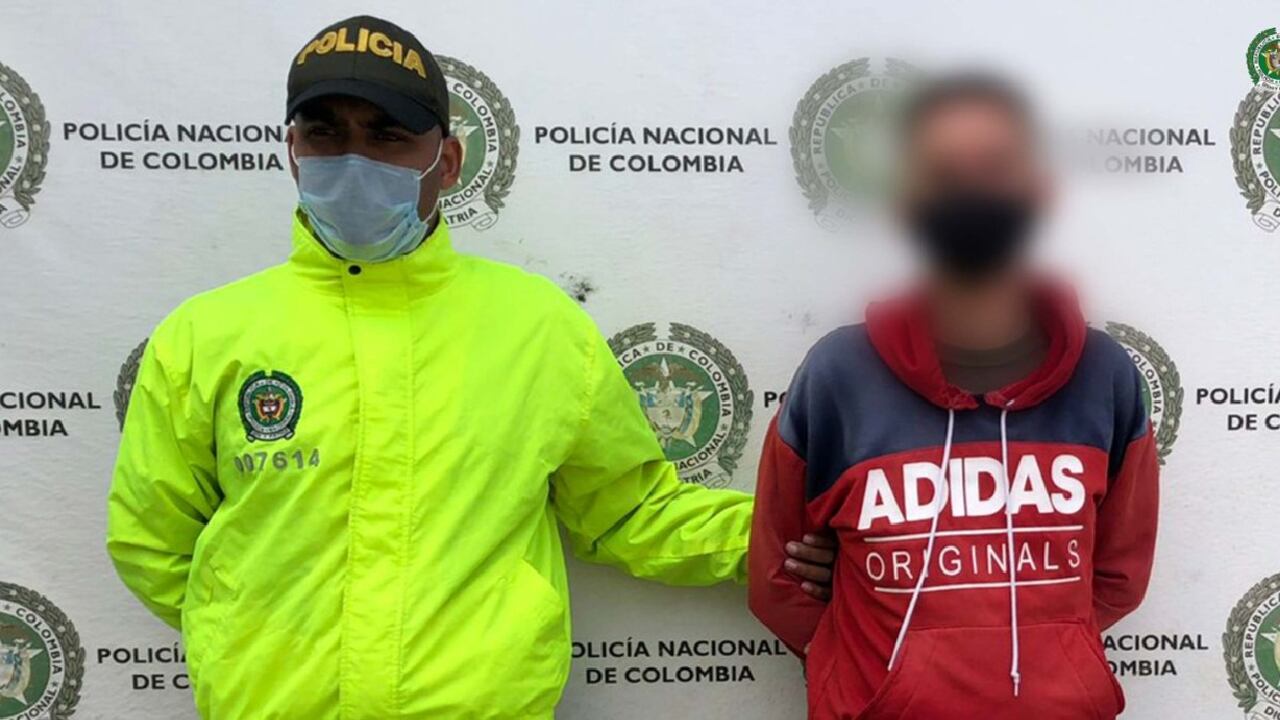 La Fiscalía imputó al presunto agresor los delitos de acceso carnal abusivo con menor de 14 años agravado en concurso con acto sexuales abusivos con menor de 14 años agravado.