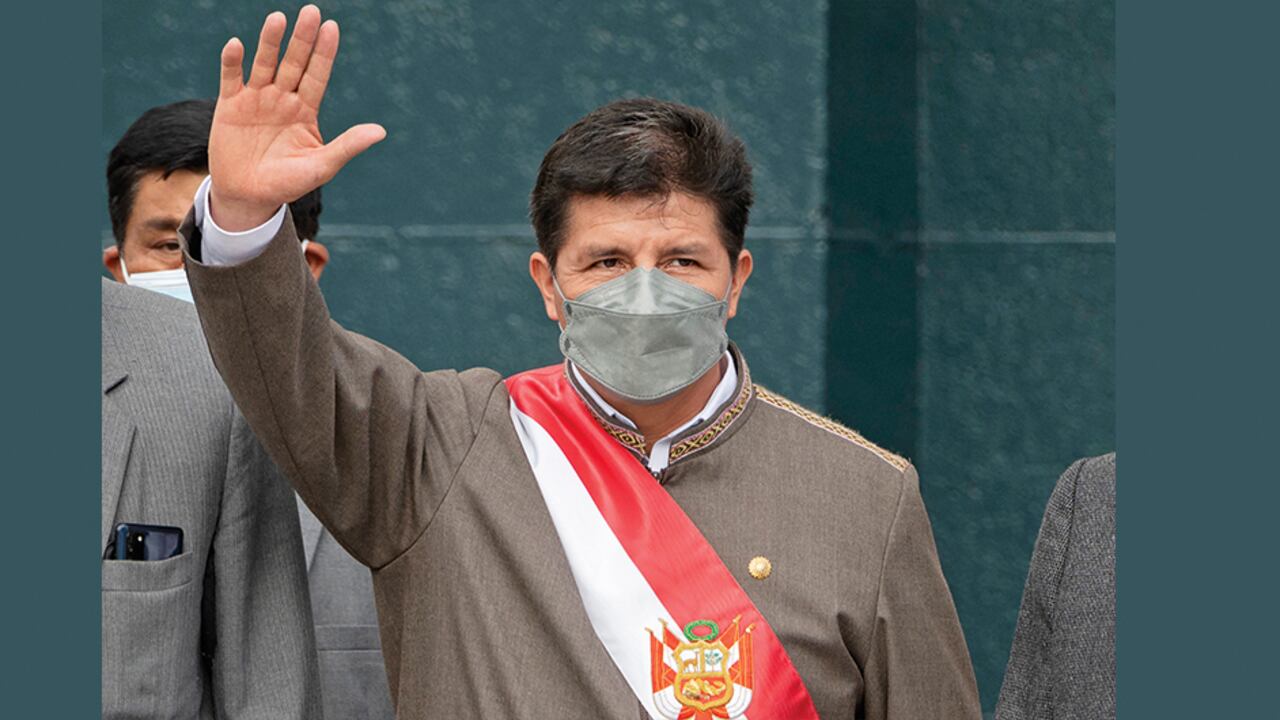 Si bien la mayoría del Congreso peruano votó por destituir a Castillo, el mandatario seguirá en el puesto tras no conseguirse la totalidad de votos necesarios para que abandonara la presidencia.