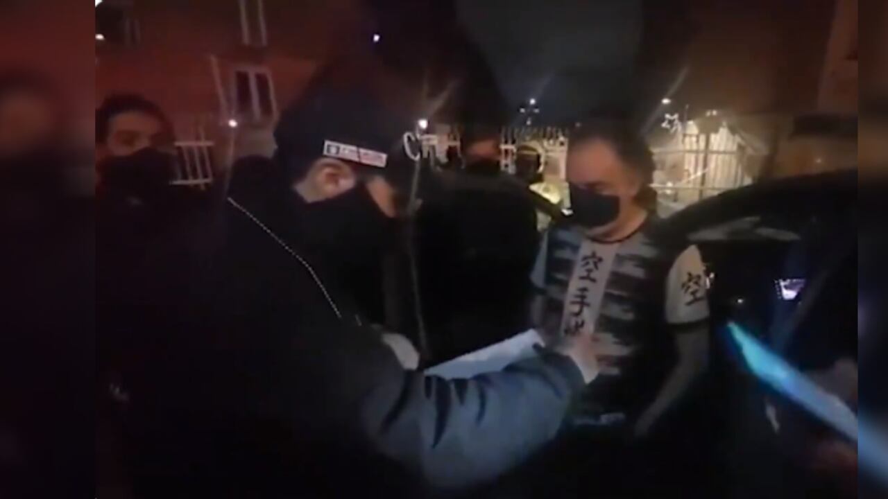 “Presuntamente accedió a 13 mujeres, usaba su poder de dominación, a través de esa técnica que es la música para poder hablar de esas estudiantes”, expresó el Fiscal General.