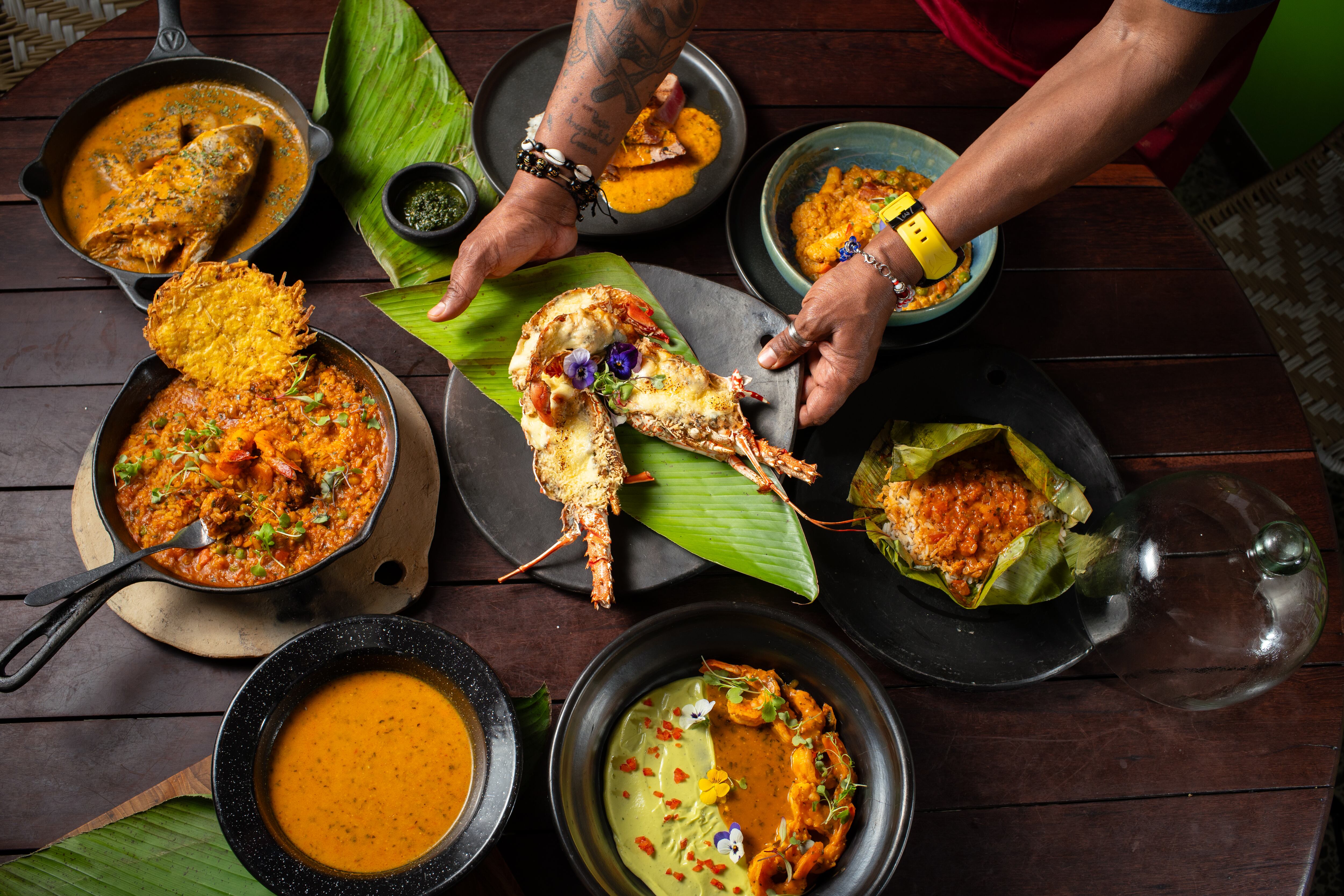 El chef afrocolombiano Rey Guerrero, fue el ganador del prestigioso Gourmand World Cookbook Award 2025 en la categoría de mejor libro de literatura y cultura gastronómica afroamericana del mundo con su obra “Sabores de Resistencia, la cocina de Rey Guerrero”.