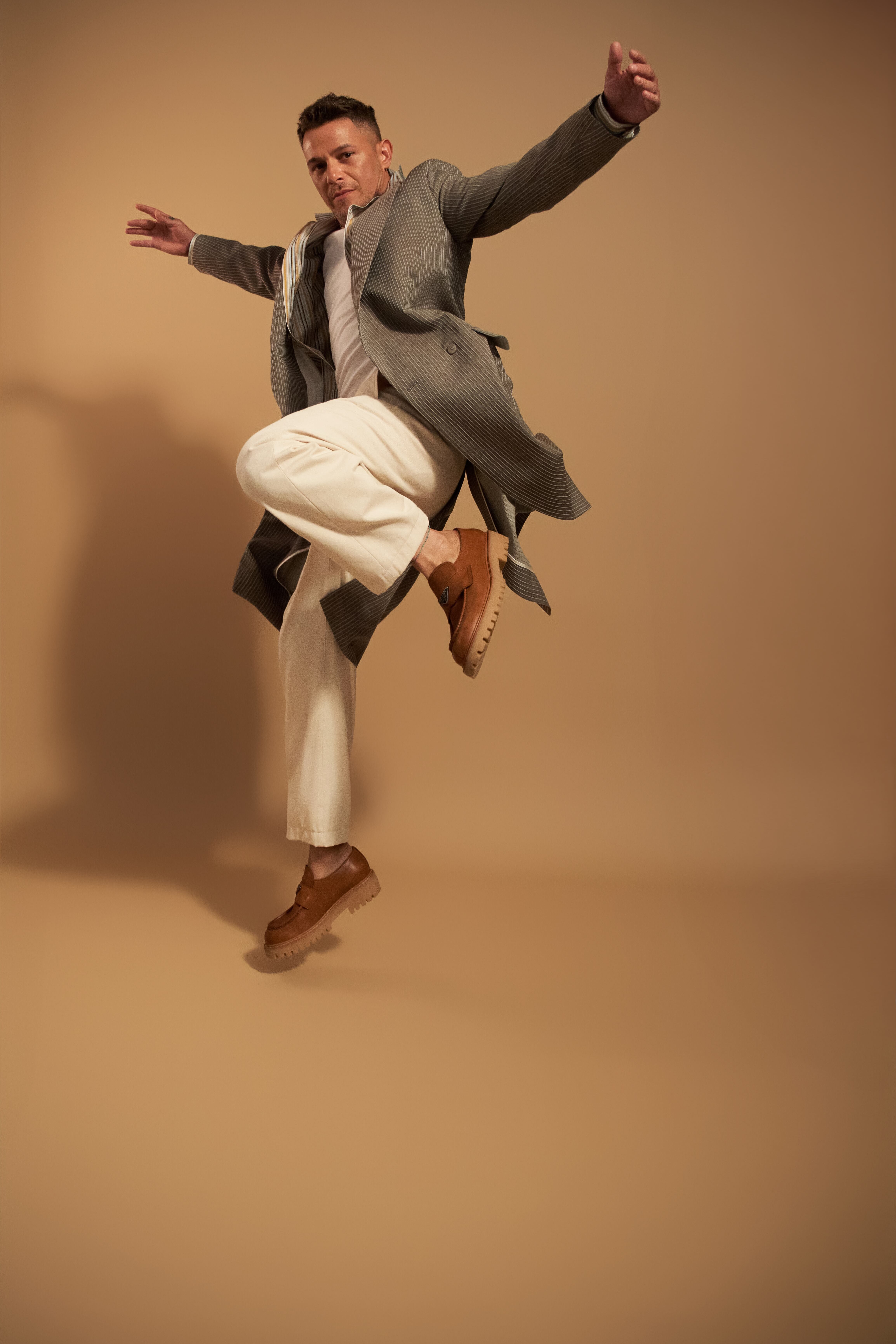 Alejandro Sanz lanza su más reciente álbum titulado ‘¿Y ahora qué?’ En el que colaboró junto a Shakira.