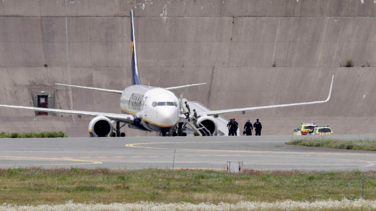 Avión de Ryanair aterrizó en Oslo tras amenaza de bomba | Noticias del día